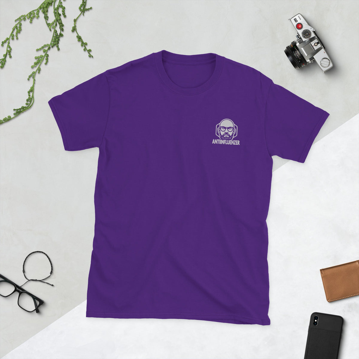 Camiseta de manga corta unisex AntiInfluenzer Edition Bordada