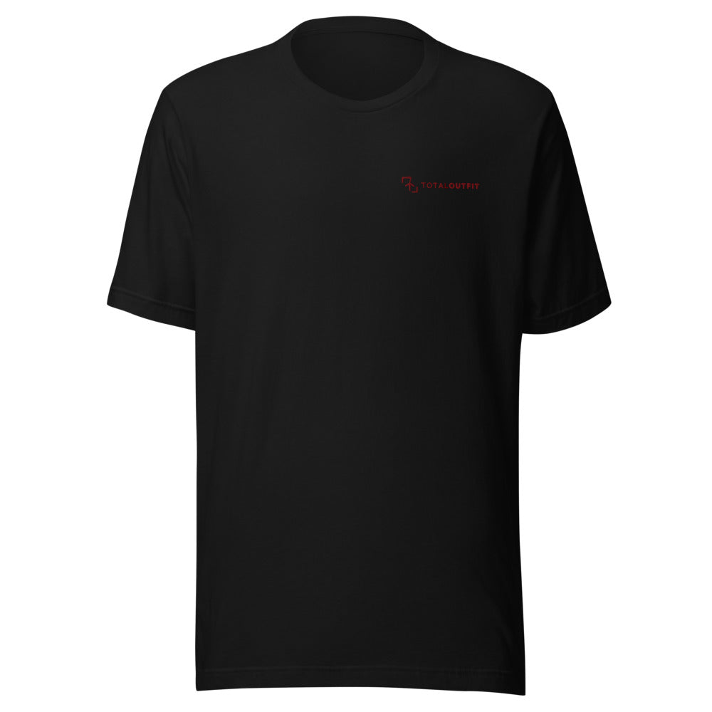 Camiseta TotalOutfit negra · logo bordado en hilo granate