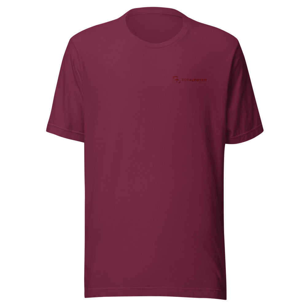 Camiseta TotalOutfit tono sobre tono · granate con logo bordado en el mismo color